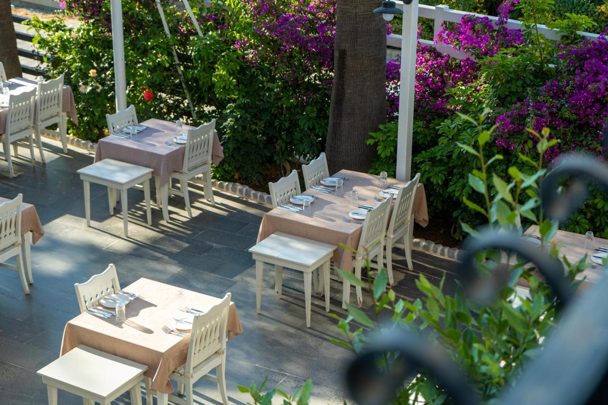 Sea Breeze Hotel&Apartments Ölüdeniz Buitenkant foto